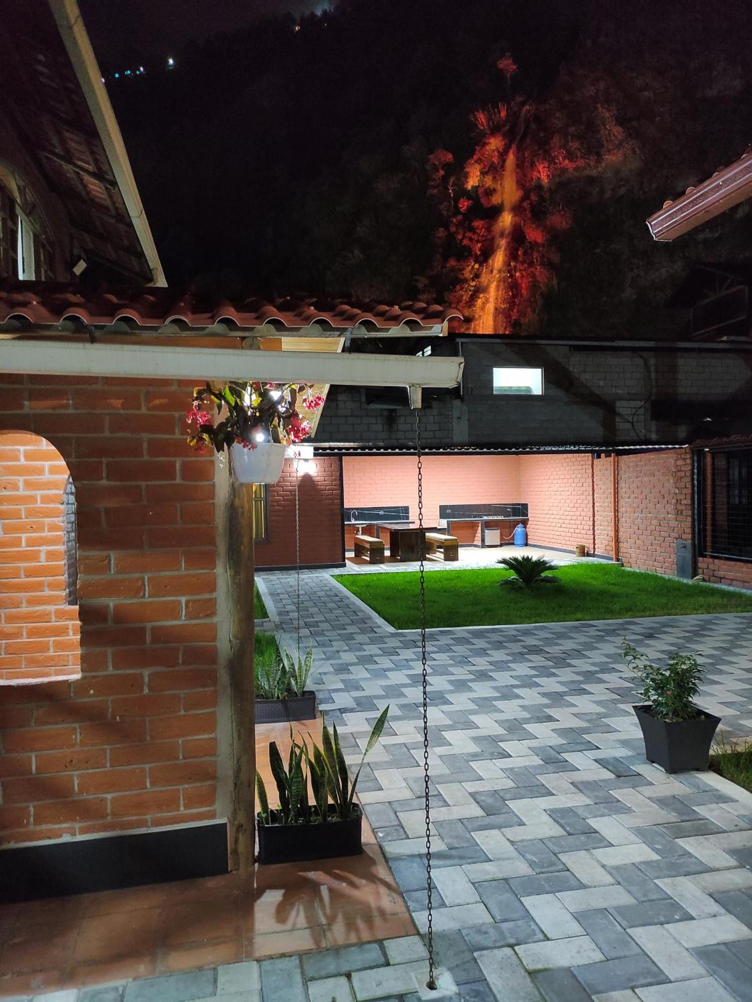 Refugio De La Virgen Baños Exterior foto